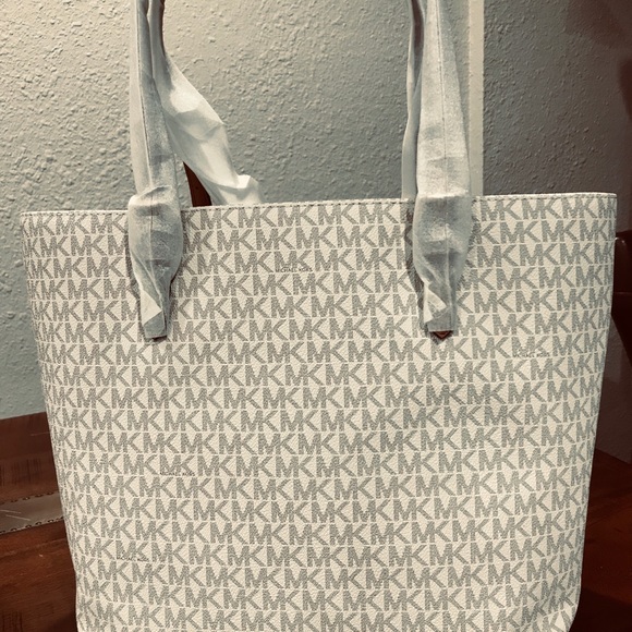 👜 Michael Kors NS Jet Set with matching Fulton Wallet - Picture 9 of 14